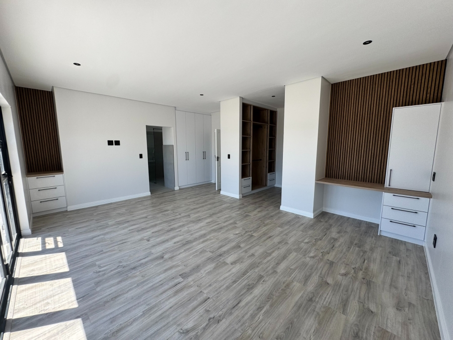 4 Bedroom Property for Sale in Sandown Western Cape